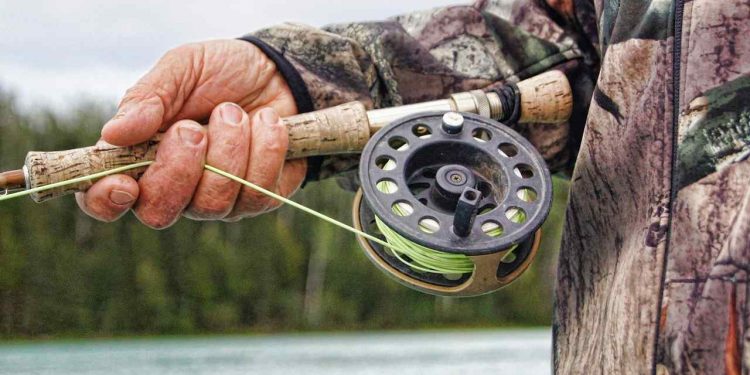 Fiskebåtstyper: Upptäck mångfalden av båtar för fiskeäventyr